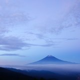 西川林道から望む富士山と雲海の写真 「空の息遣い」