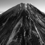 空撮の富士山北西側斜面の写真 「backside」
