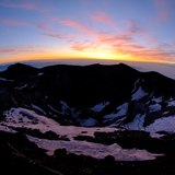 富士山頂から望む朝焼けの写真 「再会」