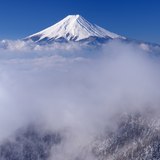三つ峠山から望む雲海と富士山の写真 「天上そよぐ」