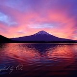 田貫湖より望む朝焼けの富士山の写真 「アーティスト」
