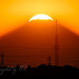 ダイヤモンド富士と東京スカイツリー/千葉県印西市イオンモール千葉の写真 「遥かなる野望」
