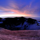 6月の富士山山頂より望む朝焼けの写真 「日本一の目覚め」