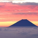 北岳から朝焼けの富士山と雲海の写真 「暁の詩」
