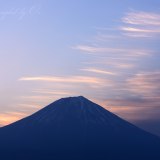 田貫湖の朝焼けと富士山の写真 「オレンジの揺らぎ」